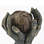 Скульптура "Мир в твоих руках" с логотипом в Екатеринбурге заказать по выгодной цене в кибермаркете AvroraStore