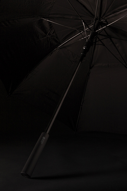 Зонт-трость антишторм Swiss Peak Tornado из rPET AWARE™, d116 см с логотипом в Екатеринбурге заказать по выгодной цене в кибермаркете AvroraStore