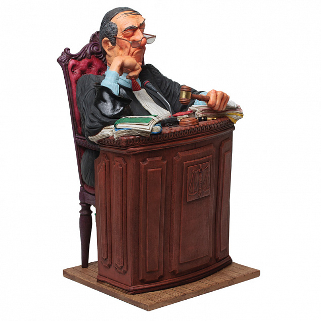 Скульптура "Судья" с логотипом в Екатеринбурге заказать по выгодной цене в кибермаркете AvroraStore