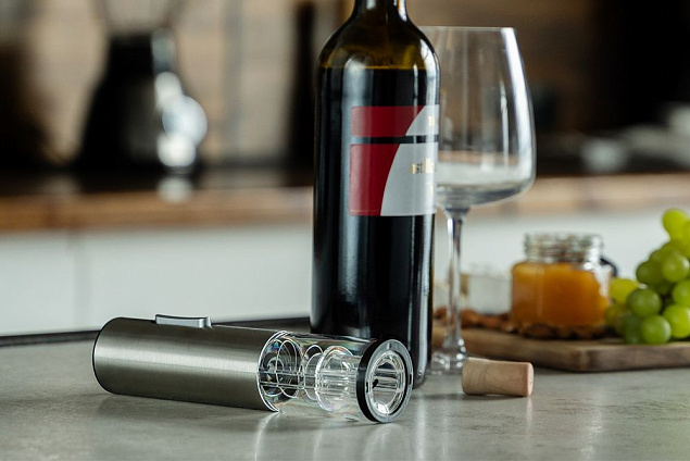 Электрический штопор с ножом для фольги Wine Diesel, черный с логотипом в Екатеринбурге заказать по выгодной цене в кибермаркете AvroraStore