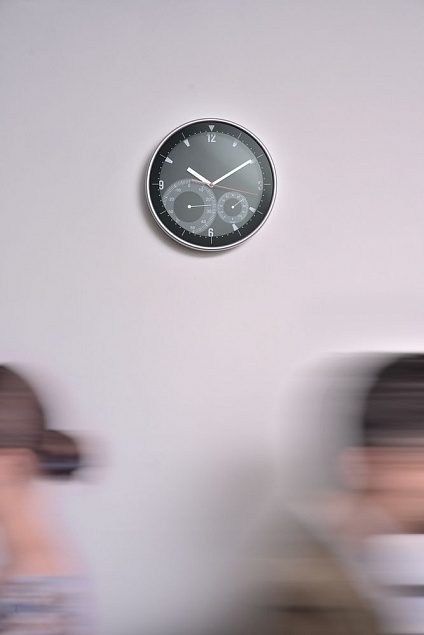 Часы настенные INSERT с термометром и гигрометром с логотипом в Екатеринбурге заказать по выгодной цене в кибермаркете AvroraStore
