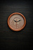 Часы настенные с деревянным ободом, дуб с логотипом в Екатеринбурге заказать по выгодной цене в кибермаркете AvroraStore