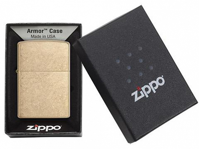 Зажигалка ZIPPO Armor™с покрытием Tumbled Brass с логотипом в Екатеринбурге заказать по выгодной цене в кибермаркете AvroraStore